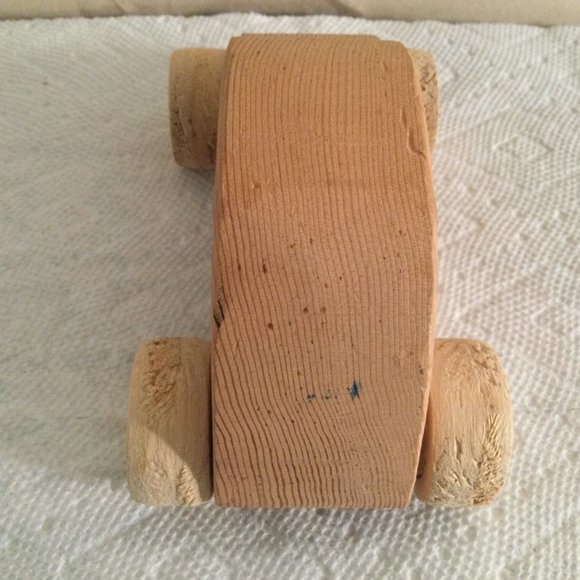 Wood car toy car handmade toy car 14cm long made in Canada like new - Picture 3 of 5